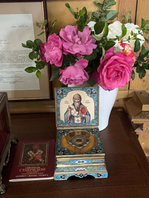 Молебен с акафистом Спиридону Тримифунтскому
